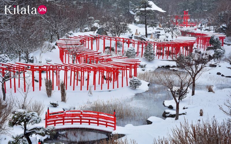 cổng torii vào mùa đông